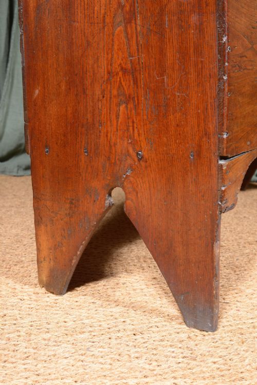 A 17TH CENTURY ELM SIX PLANK COFFER C1690 - ADDITIONAL PHOTO 11