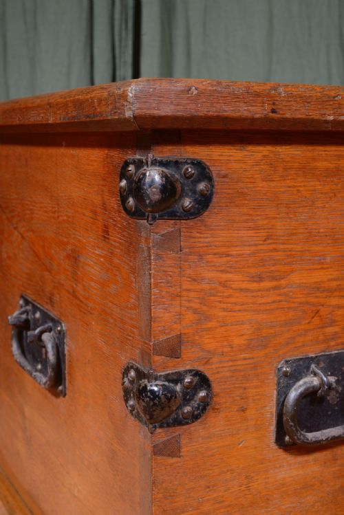 A VICTORIAN IRON MOUNTED OAK SILVER CHEST STRONG BOX C1860 - ADDITIONAL PHOTO 5
