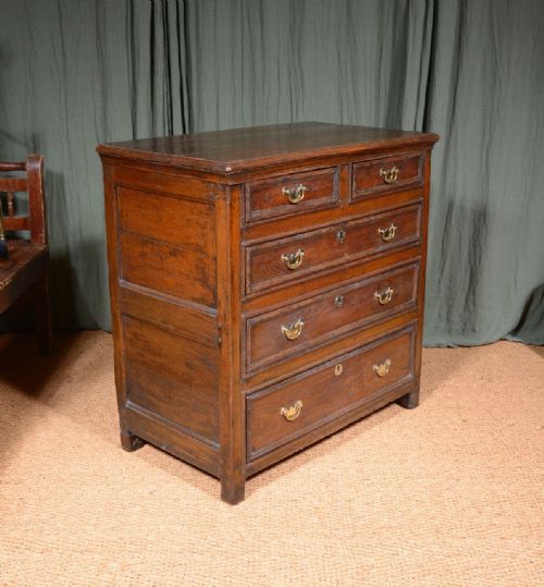 a 17th century oak chest of drawers c1690 - CATEGORY: ANTIQUE CHEST OF DRAWERS - DATED 17TH CENTURY