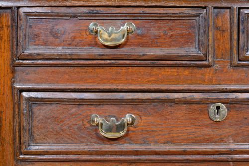 A 17TH CENTURY OAK CHEST OF DRAWERS C1690 - ADDITIONAL PHOTO 3
