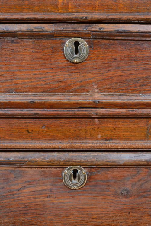 A 17TH CENTURY OAK CHEST OF DRAWERS C1690 - ADDITIONAL PHOTO 4