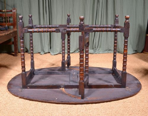AN OAK OVAL DROP LEAF DINING TABLE ON BOBBIN LEGS C1890 - ADDITIONAL PHOTO 4