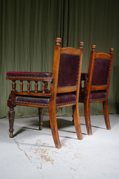 A PAIR OF AESTHETIC MOVEMENT OAK AND LEATHER LIBRARY CHAIRS IN THE MANNER OF ALFRED WATERHOUSE C1880 - ADDITIONAL PHOTO 6