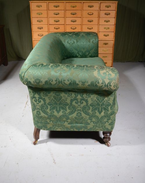 A VICTORIAN CHESTERFIELD SOFA C1880 - ADDITIONAL PHOTO 1