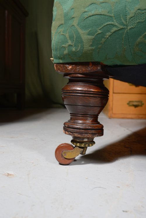 A VICTORIAN CHESTERFIELD SOFA C1880 - ADDITIONAL PHOTO 4
