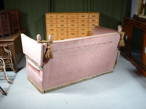 A PINK VELVET KNOLE SOFA C1920 - ADDITIONAL PHOTO 4