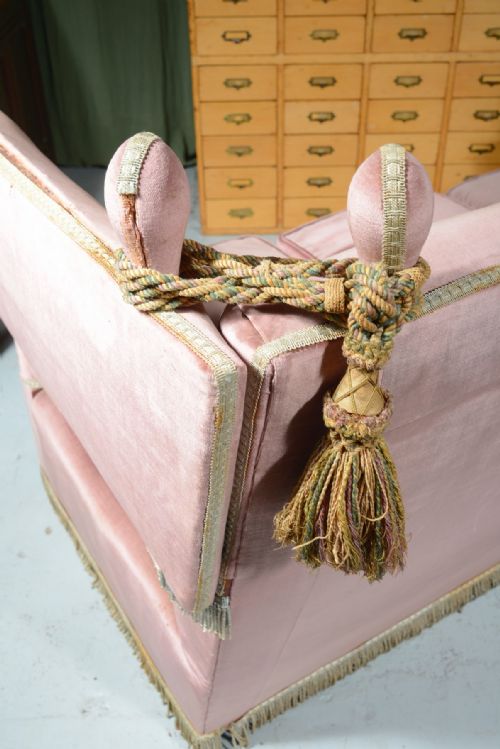 A PINK VELVET KNOLE SOFA C1920 - ADDITIONAL PHOTO 5