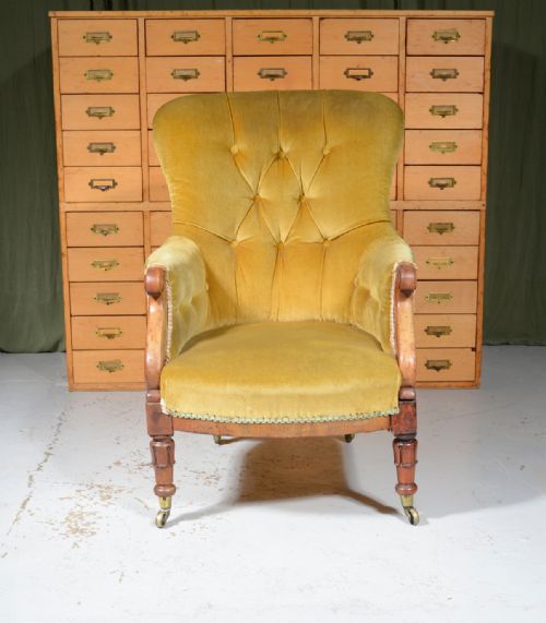 A WILLIAM IV WALNUT AND GOLD VELVET BUTTON BACK ARMCHAIR C1835 - ADDITIONAL PHOTO 4