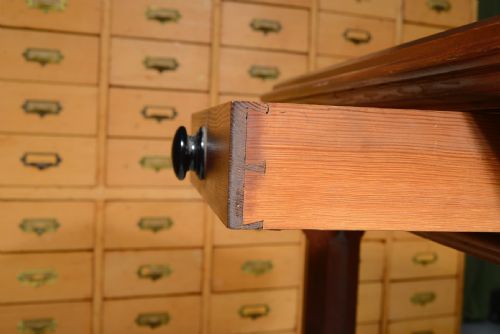 A VICTORIAN GOTHIC OREGON PINE SIDE TABLE C1880 - ADDITIONAL PHOTO 7