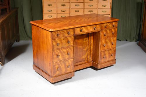 A VICTORIAN SATIN BIRCH KNEEHOLE DESK BY CONSTANTINE CO LEEDS C1850 - ADDITIONAL PHOTO 1