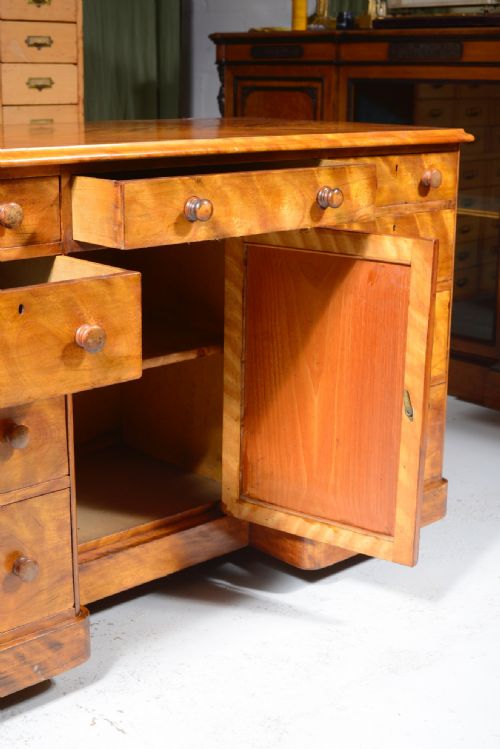 A VICTORIAN SATIN BIRCH KNEEHOLE DESK BY CONSTANTINE CO LEEDS C1850 - ADDITIONAL PHOTO 4