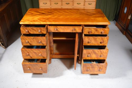 A VICTORIAN SATIN BIRCH KNEEHOLE DESK BY CONSTANTINE CO LEEDS C1850 - ADDITIONAL PHOTO 9