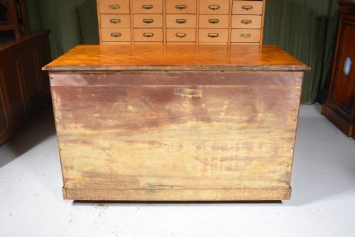 A VICTORIAN SATIN BIRCH KNEEHOLE DESK BY CONSTANTINE CO LEEDS C1850 - ADDITIONAL PHOTO 10