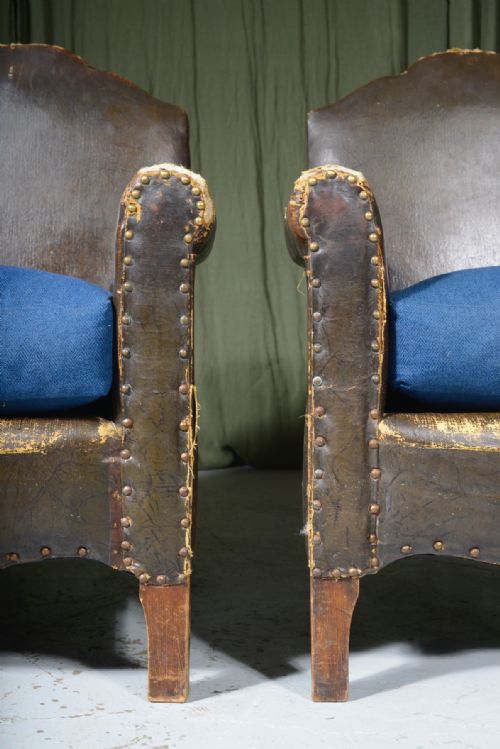 A PAIR OF CLUB 'MOUSTACHE' ARMCHAIRS C1920 - ADDITIONAL PHOTO 5