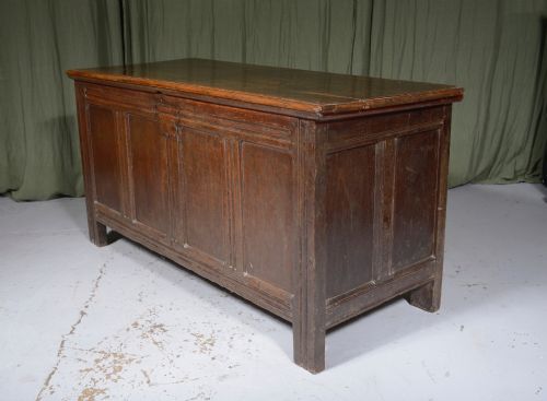 A LARGE PANELLED OAK COFFER C1700 - ADDITIONAL PHOTO 2