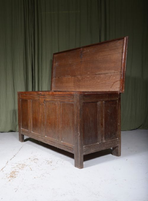 A LARGE PANELLED OAK COFFER C1700 - ADDITIONAL PHOTO 3