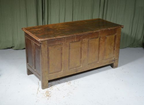 A LARGE PANELLED OAK COFFER C1700 - ADDITIONAL PHOTO 4