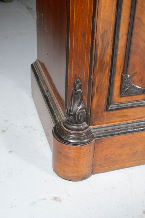 A VICTORIAN BURR WALNUT BREAKFRONT CREDENZA CABINET C1880 - ADDITIONAL PHOTO 8