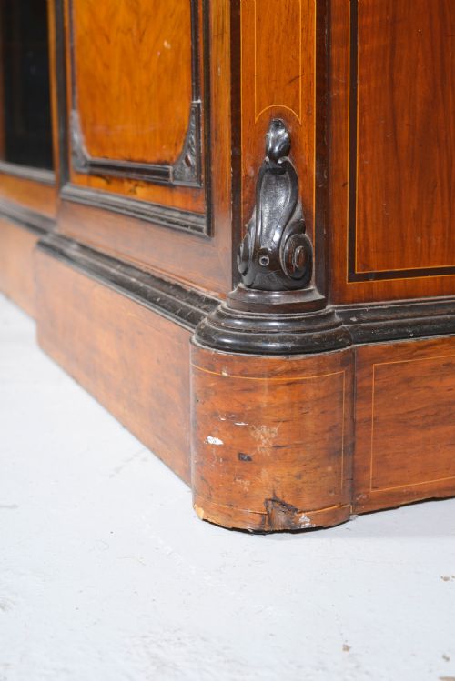 A VICTORIAN BURR WALNUT BREAKFRONT CREDENZA CABINET C1880 - ADDITIONAL PHOTO 10