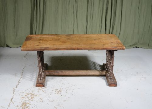 A RUSTIC SPANISH CHESTNUT AND IRON COFFEE TABLE 19TH C - ADDITIONAL PHOTO 1