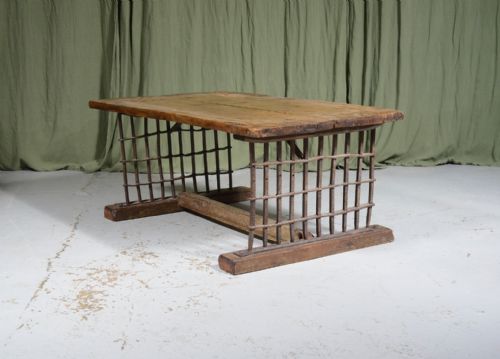 A RUSTIC SPANISH CHESTNUT AND IRON COFFEE TABLE 19TH C - ADDITIONAL PHOTO 2