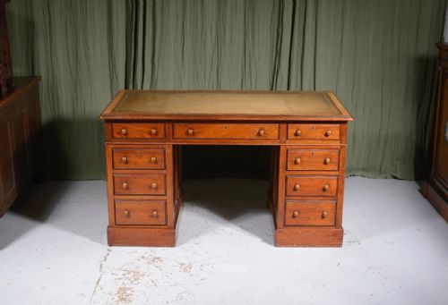 A VICTORIAN MAHOGANY PEDESTAL DESK BY COOKE'S FINSBURY LTD C1850 - ADDITIONAL PHOTO 1