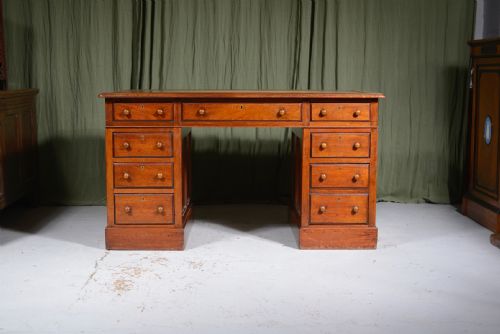 A VICTORIAN MAHOGANY PEDESTAL DESK BY COOKE'S FINSBURY LTD C1850 - ADDITIONAL PHOTO 2