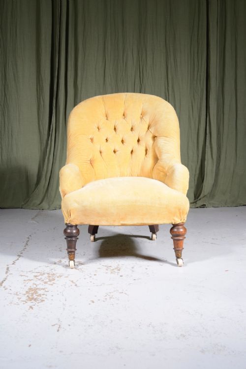 A VICTORIAN BUTTON BACK VELVET NURSING CHAIR C1850 - ADDITIONAL PHOTO 1