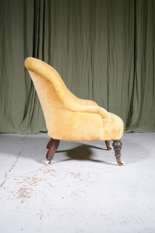 A VICTORIAN BUTTON BACK VELVET NURSING CHAIR C1850 - ADDITIONAL PHOTO 2