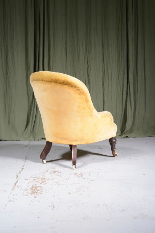 A VICTORIAN BUTTON BACK VELVET NURSING CHAIR C1850 - ADDITIONAL PHOTO 3