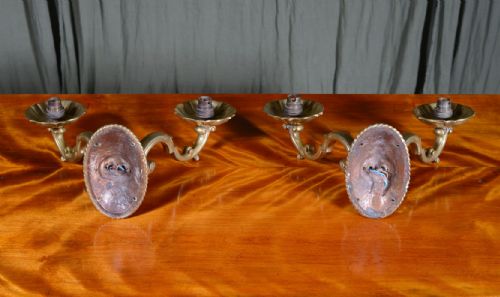 A PAIR OF BRASS TWO LIGHT WALL SCONCES C1910 - ADDITIONAL PHOTO 3