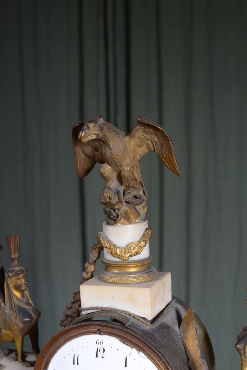 AN IMPRESSIVE FRENCH ORMOLU MOUNTED MARBLE CLOCK FOR RESTORATION C1840 - ADDITIONAL PHOTO 3