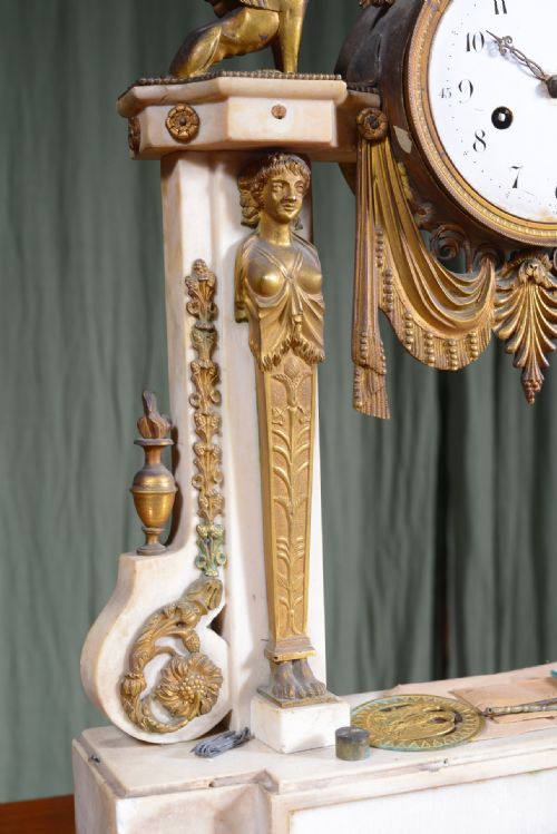 AN IMPRESSIVE FRENCH ORMOLU MOUNTED MARBLE CLOCK FOR RESTORATION C1840 - ADDITIONAL PHOTO 4