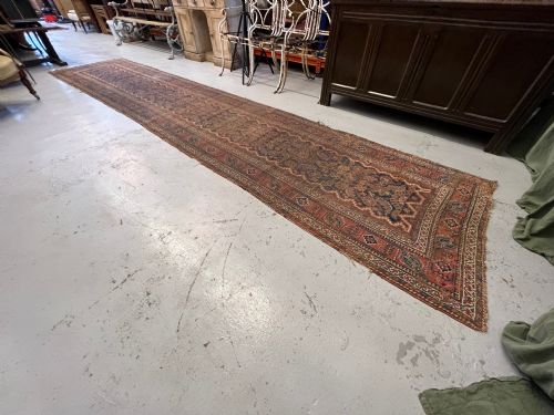 AN ANTIQUE CAUCASIAN RUNNER C1900 - ADDITIONAL PHOTO 1