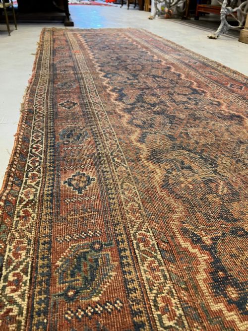 AN ANTIQUE CAUCASIAN RUNNER C1900 - ADDITIONAL PHOTO 2