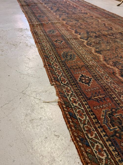 AN ANTIQUE CAUCASIAN RUNNER C1900 - ADDITIONAL PHOTO 4