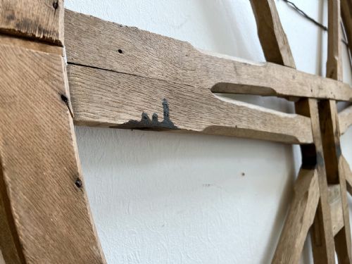 A LARGE ARCHITECTURAL VICTORIAN OAK CHURCH BELL WHEEL C1850 - ADDITIONAL PHOTO 3
