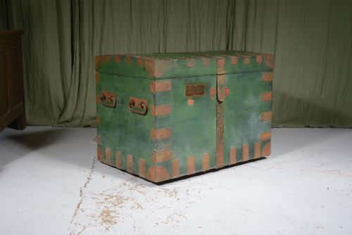 RO LEYCESTER ESQ'S NO 1 IRON BOUND OAK SILVER CHEST BY GARRARD LONDON C1850 - ADDITIONAL PHOTO 4