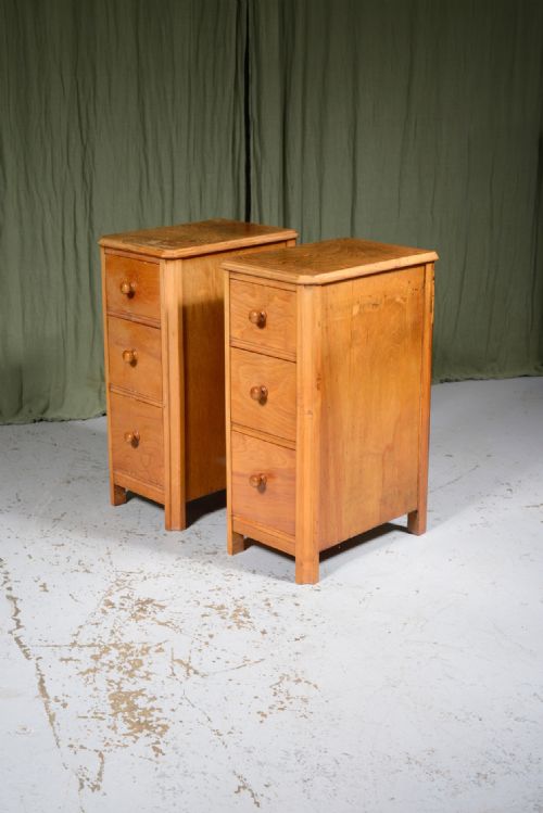 A PAIR OF ART DECO ASH BEDSIDE TABLES C1935 - ADDITIONAL PHOTO 4