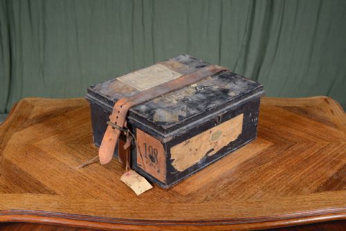 MAJOR JW JENNINGS'S ANGLO INDIAN JAPANNED TIN CARTRIDGE MAGAZINE BY ALLIBHOY VALLIJEE C1890 - ADDITIONAL PHOTO 3
