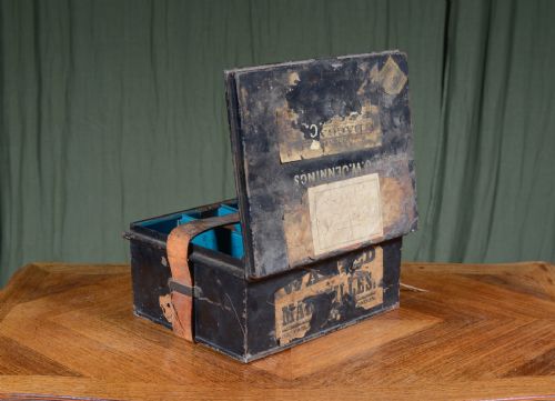 MAJOR JW JENNINGS'S ANGLO INDIAN JAPANNED TIN CARTRIDGE MAGAZINE BY ALLIBHOY VALLIJEE C1890 - ADDITIONAL PHOTO 6