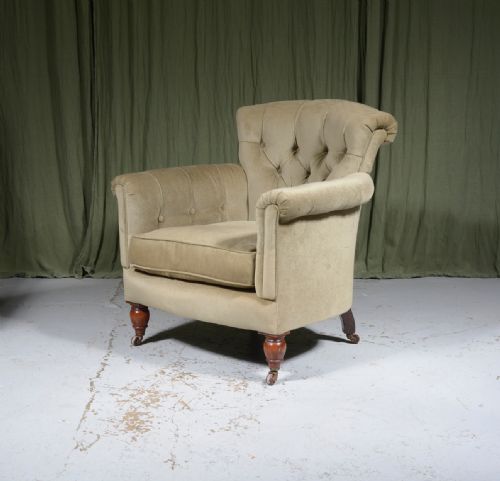 A HOWARD SONS 'WOODSTOCK' STYLE BUTTON BACK ARMCHAIR C1890 - ADDITIONAL PHOTO 4