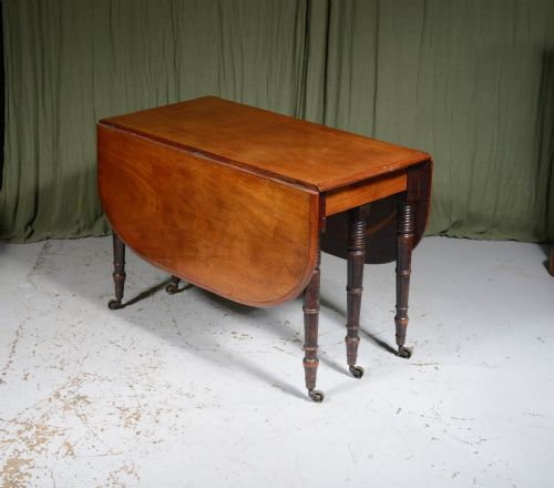A GEORGE III MAHOGANY DOUBLE GATELEG DINING TABLE C1800 - ADDITIONAL PHOTO 1