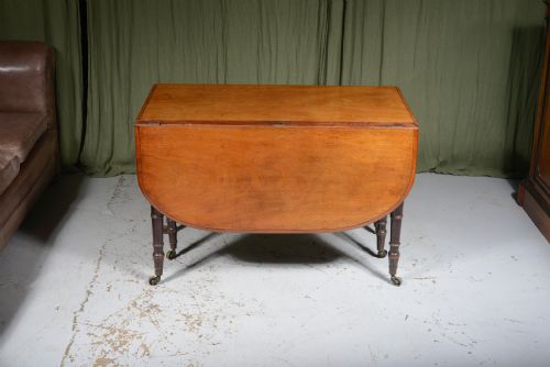 A GEORGE III MAHOGANY DOUBLE GATELEG DINING TABLE C1800 - ADDITIONAL PHOTO 3