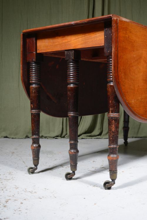 A GEORGE III MAHOGANY DOUBLE GATELEG DINING TABLE C1800 - ADDITIONAL PHOTO 8