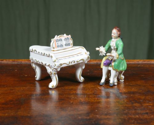 A VOLKSTEDT DRESDEN PORCELAIN PIANO PLAYER GROUP C1950'S - ADDITIONAL PHOTO 1