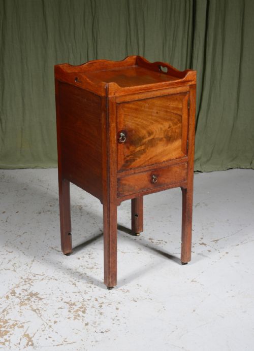 a george iii mahogany tray top commode bedside cabinet c1790 - CATEGORY: ANTIQUE CUPBOARDS - DATED GEORGIAN