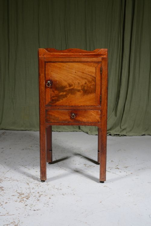 A GEORGE III MAHOGANY TRAY TOP COMMODE BEDSIDE CABINET C1790 - ADDITIONAL PHOTO 1