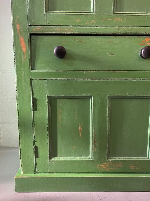 AN EARLY VICTORIAN VERDIGRIS GREEN PAINTED HOUSEKEEPERS CUPBOARD C1840 - ADDITIONAL PHOTO 4