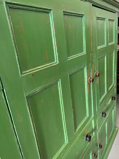 AN EARLY VICTORIAN VERDIGRIS GREEN PAINTED HOUSEKEEPERS CUPBOARD C1840 - ADDITIONAL PHOTO 5